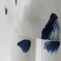 <a href="https://www.galeriegosserez.com/artistes/salomon-celine.html">Céline Salomon</a> - Owen - Tabouret Blanc & Bleu